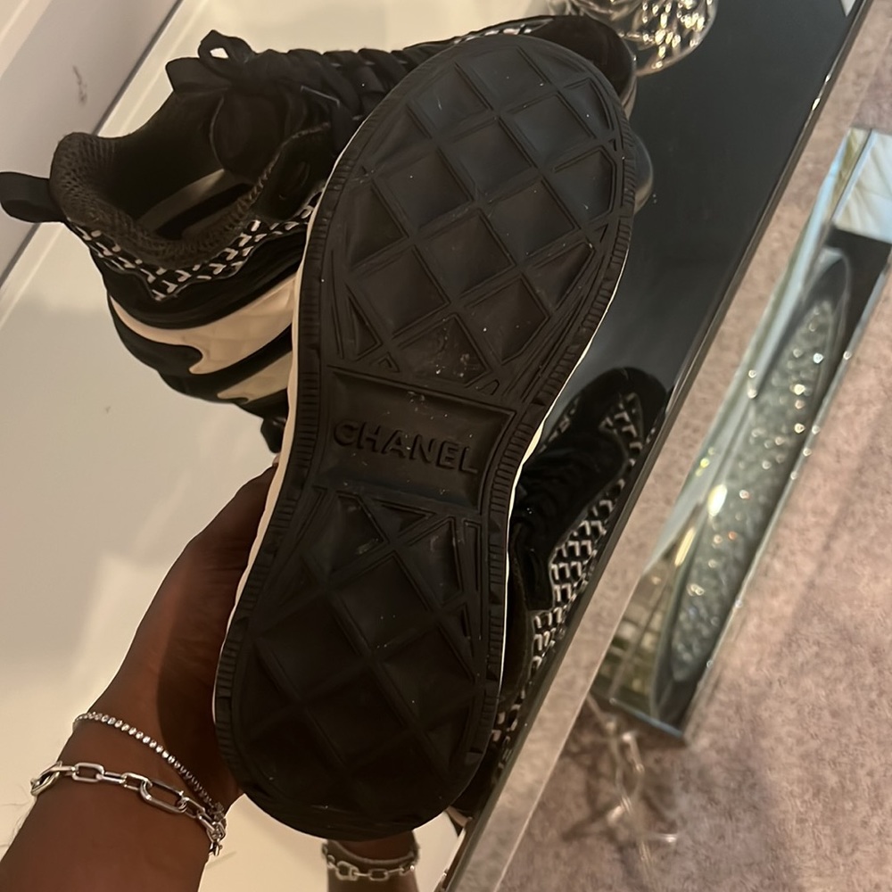 Chanel’s - Picture 3 of 3